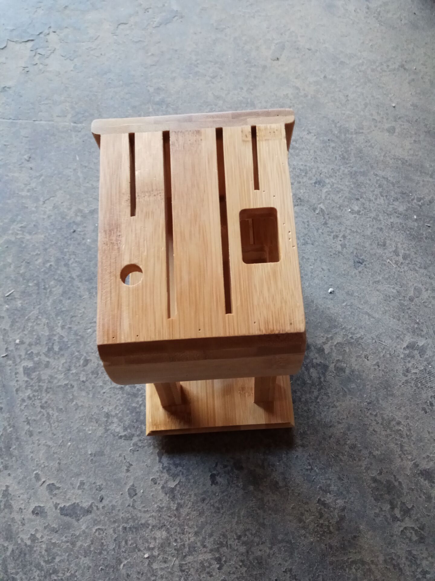 r shape knife holder 2